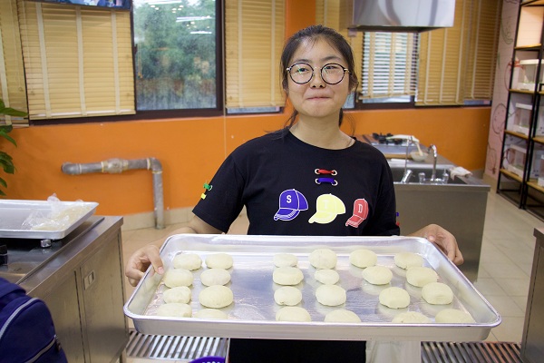 共捧一轮明月,感恩永存心间――太阳成集团tyc234cc导师团中秋节感恩活动