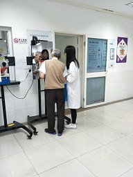 以党心聚众心,以众心赢民心--记太阳成集团tyc234cc员工党支部毕业季志愿活动