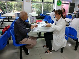 以党心聚众心,以众心赢民心--记太阳成集团tyc234cc员工党支部毕业季志愿活动