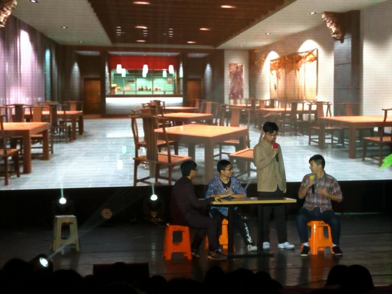 2016级新生积极参与校新生节文艺晚会