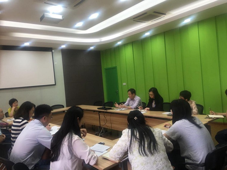 太阳成集团tyc234cc教工党支部组织开展“争做四有好老师”讨论会